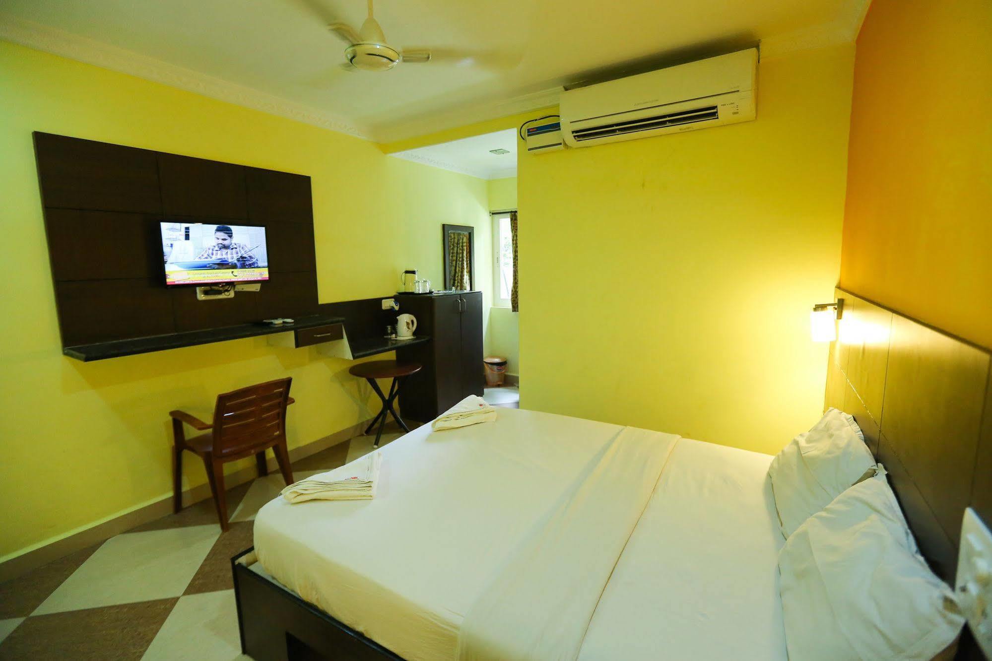 Season 4 Residences - Teynampet Near Apollo Hospital ,Balaji Dental, Us Consulate Chennai Dış mekan fotoğraf