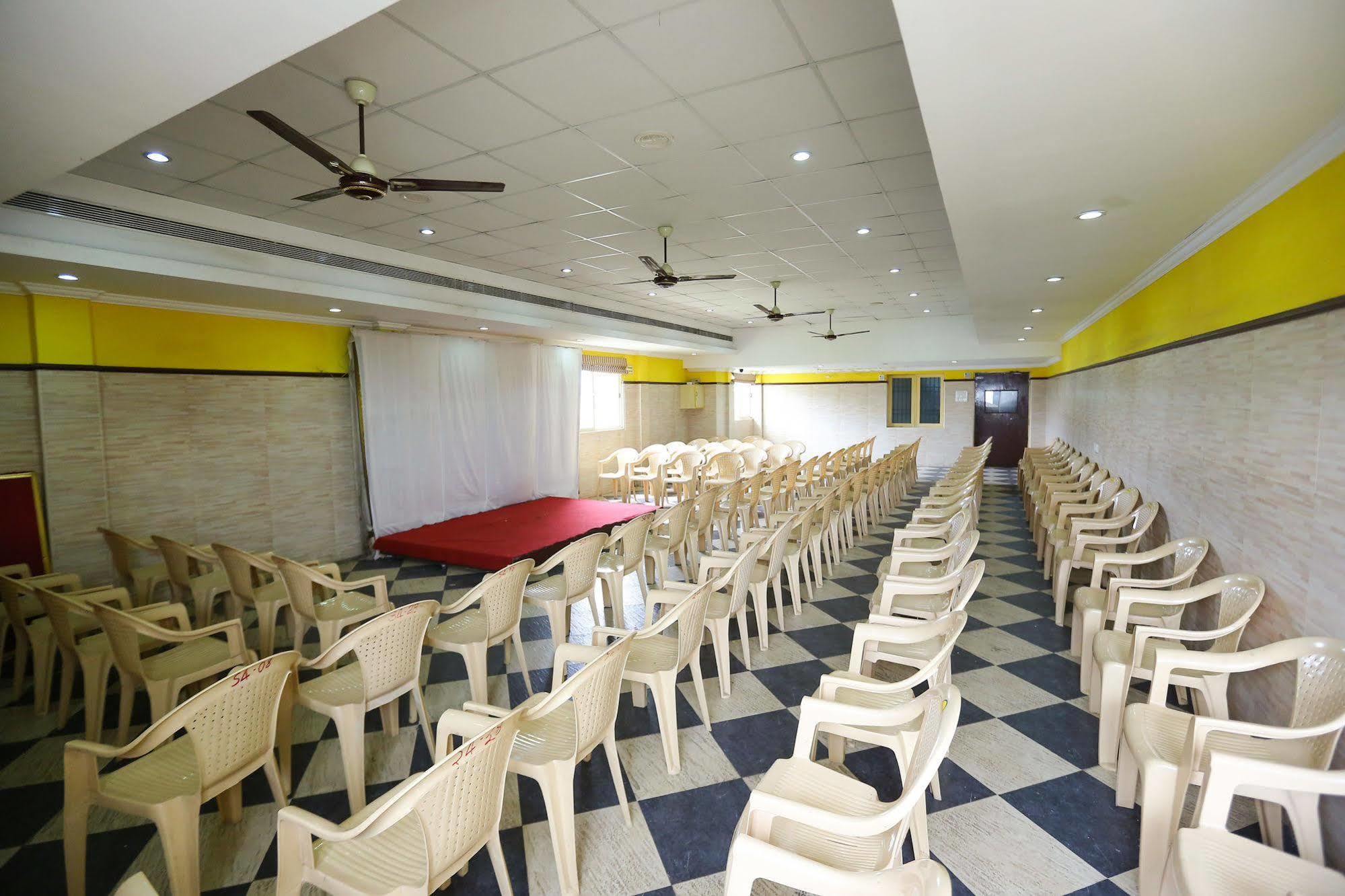 Season 4 Residences - Teynampet Near Apollo Hospital ,Balaji Dental, Us Consulate Chennai Dış mekan fotoğraf